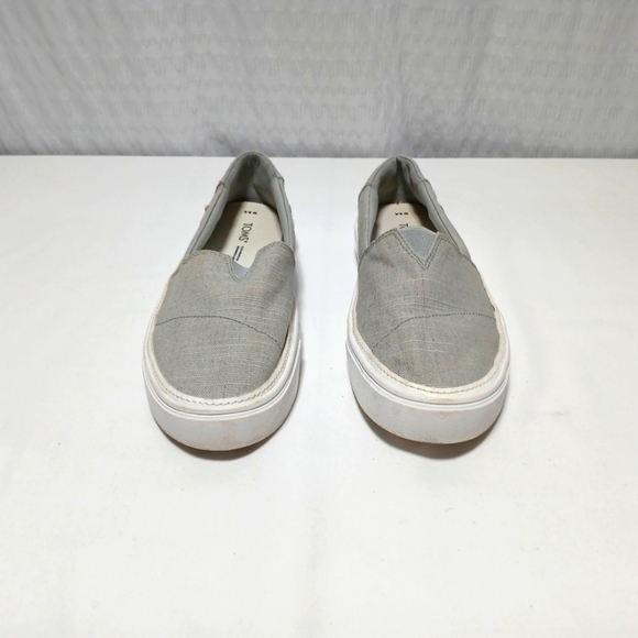 Toms Canvas Slip On Sneakers. Size Ladies 8.5 - Picture 1 of 8